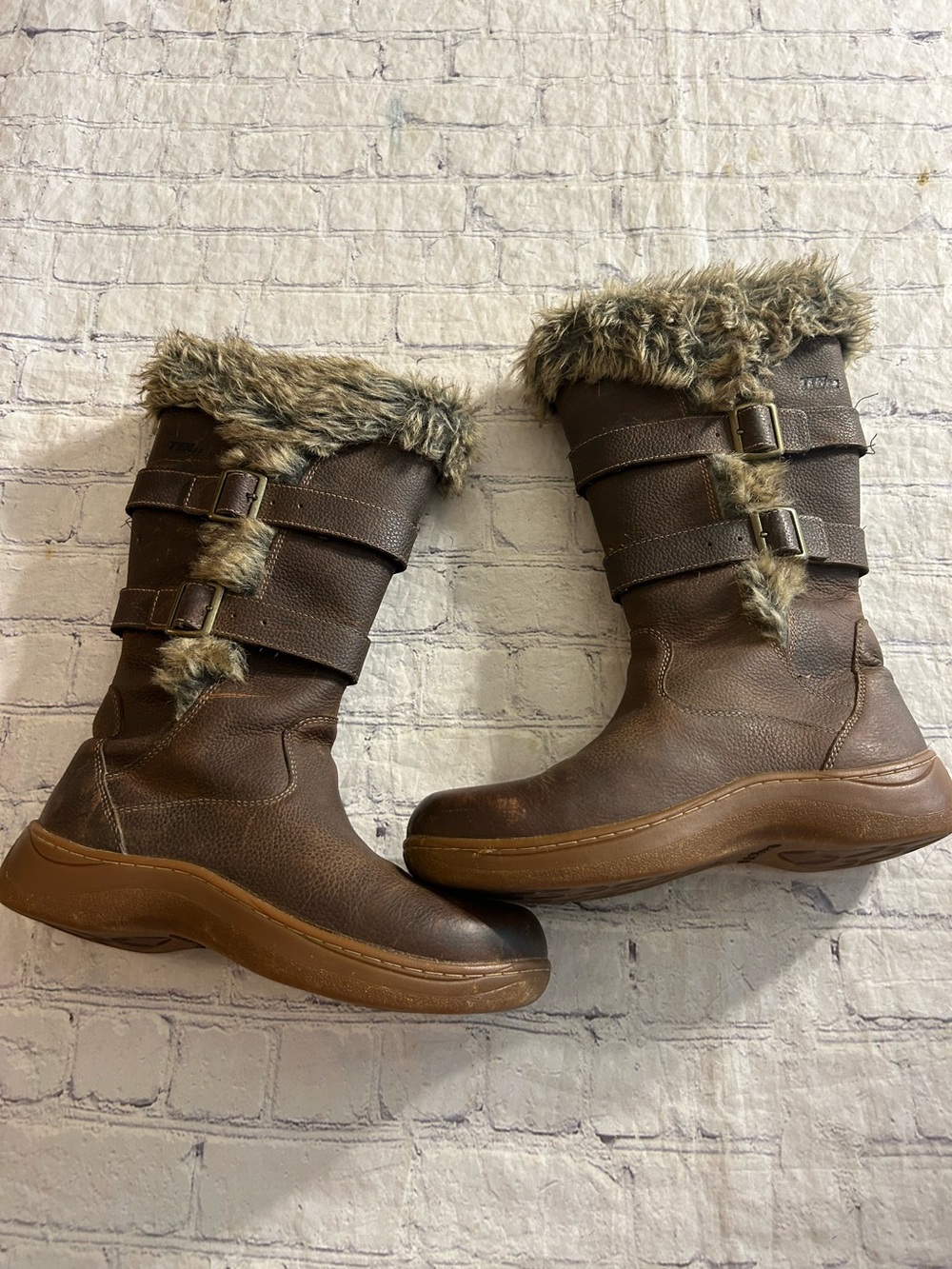 L.L.BEAN TEK 2.5 TUMBLED LEATHER FAUX FUR COLLAR NORDIC BROWN DOUBLE BUCKLE BOOT